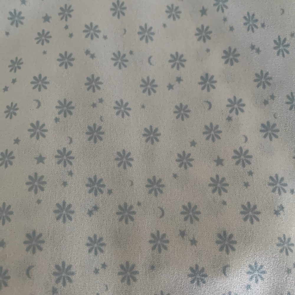 Size small open back mini dress white with blue stars, moons, and flower pattern - Picture 4 of 4
